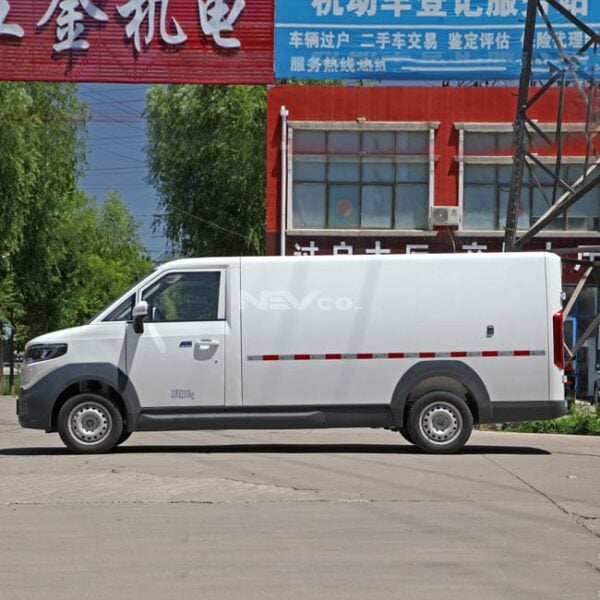 White_Foton E7 - Image 4