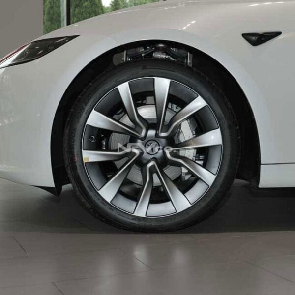 Black_Tesla Model 3 - Image 13