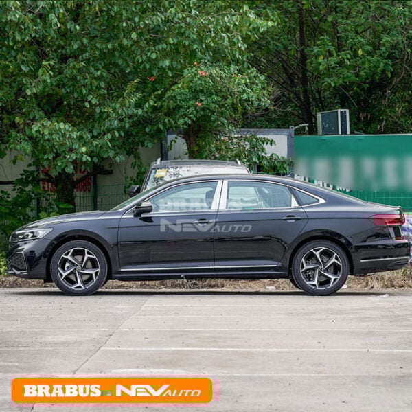 Black_Volkswagen Passat - Image 4