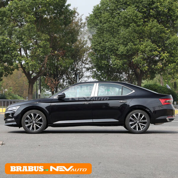 Black_SKODA Superb - Image 4