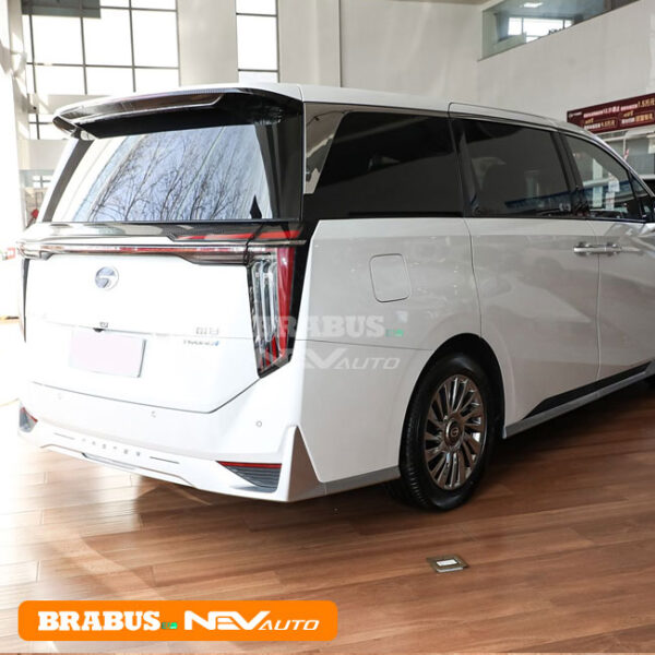 White_Trumpchi M8 - Image 7