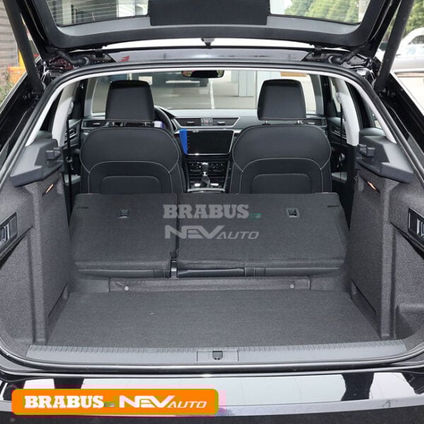 White_SKODA Superb - Image 12