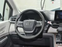 Toyota GRANVIA 11