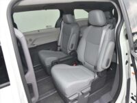 Toyota GRANVIA 13