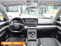 Dongfeng-Aeolus-E70-space_1