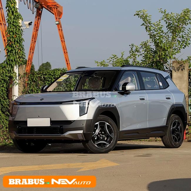 Dongfeng eπ Nammi 06 Star Sand Silver