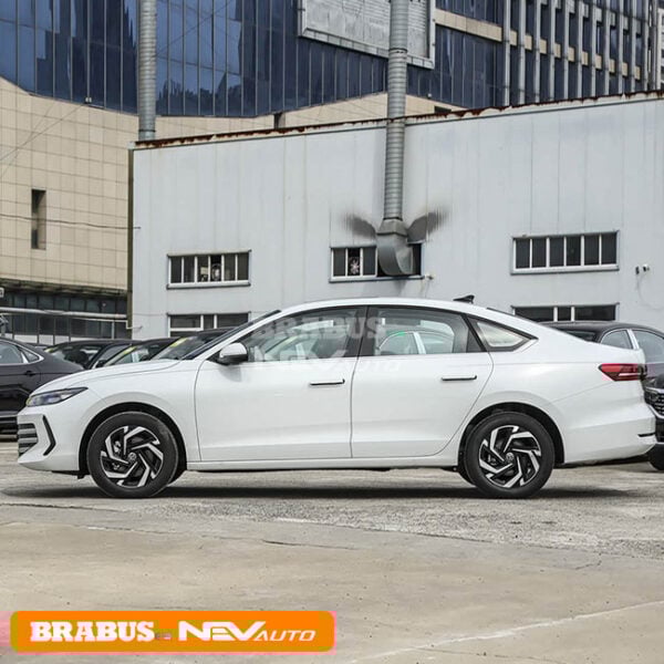 Volkswagen Lavida - Image 4