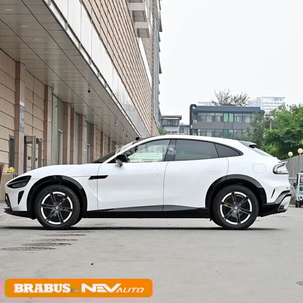 XIAOMI YU7 - Image 4