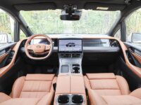 Trumpchi-M8-space_1